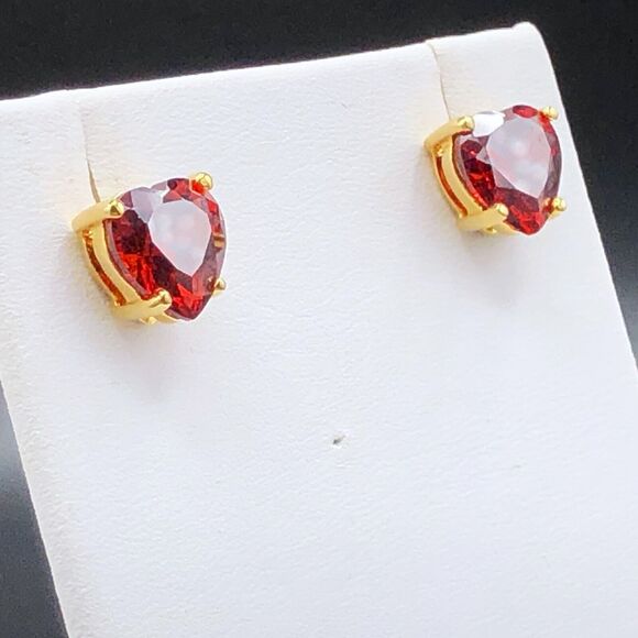 Rhinestone Heart Earrings 10mm Red Crystals Gold Tone Setting Studs - Picture 2 of 8